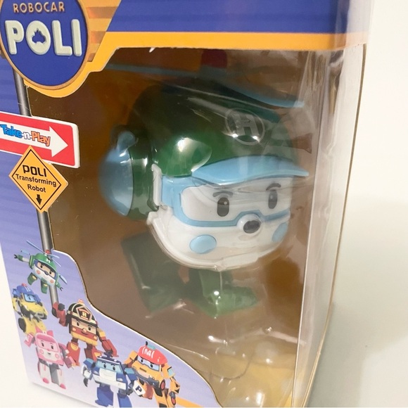 Robocar Poli Helly Take n Play Transforming Robot Toy - Picture 8 of 8